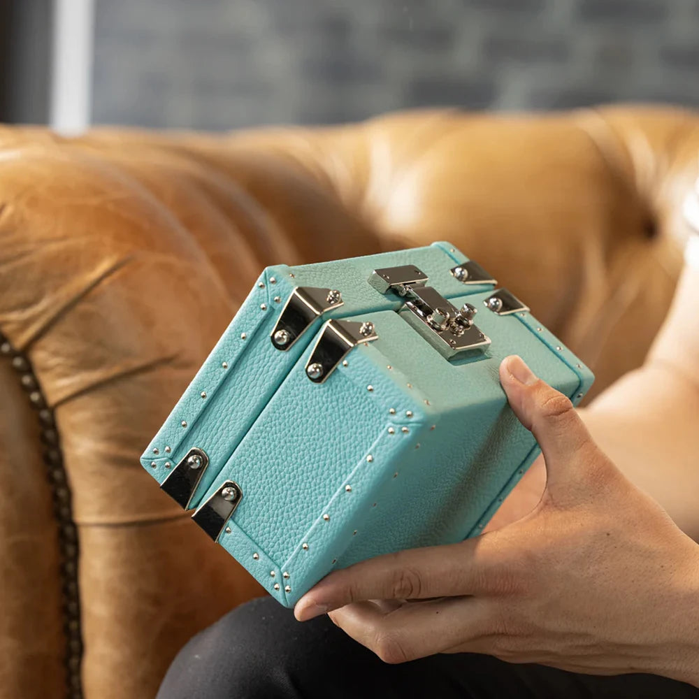 Elegant Ladies Luxury Watch Organizer Box - Custom Travel Case for Your Timepieces