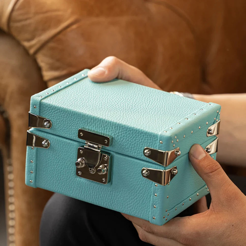 Elegant Ladies Luxury Watch Organizer Box - Custom Travel Case for Your Timepieces